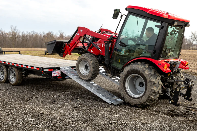 Gen-Y Extreme-Duty 6ft Aluminum Loading Ramps 15in x 72in 5K Capacity Per Ramp - Pair - Image 2