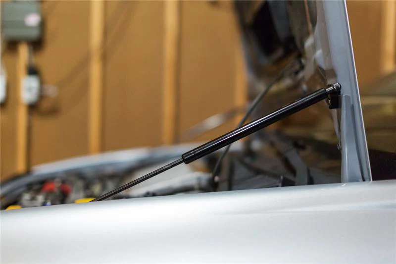 GrimmSpeed 02-07 Subaru Inpreza/WRX/STi Hood Struts - Image 2