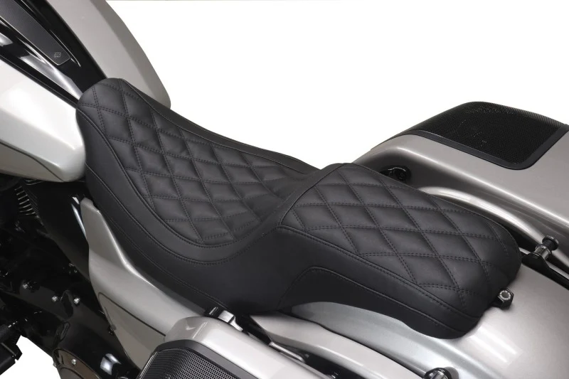 Mustang 23-25 HD Dble Diamond Low Squareback CVO Road Glide (ST), Rd Glide and Str Glide Black