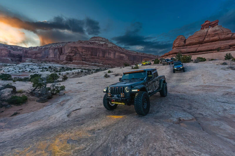 Oracle Jeep Wrangler JL/Gladiator JT Integrated Windshield LED Light Bar System - Image 19