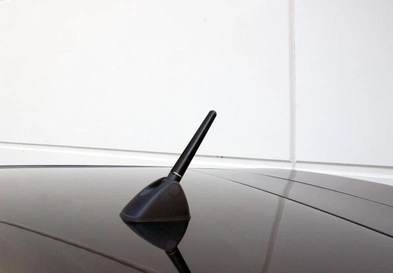 PERRIN 08-14 Subaru WRX/STI & 09-14 Forester Shorty Antenna w/OEM Pivoting Base - 3in. Mast - Image 3