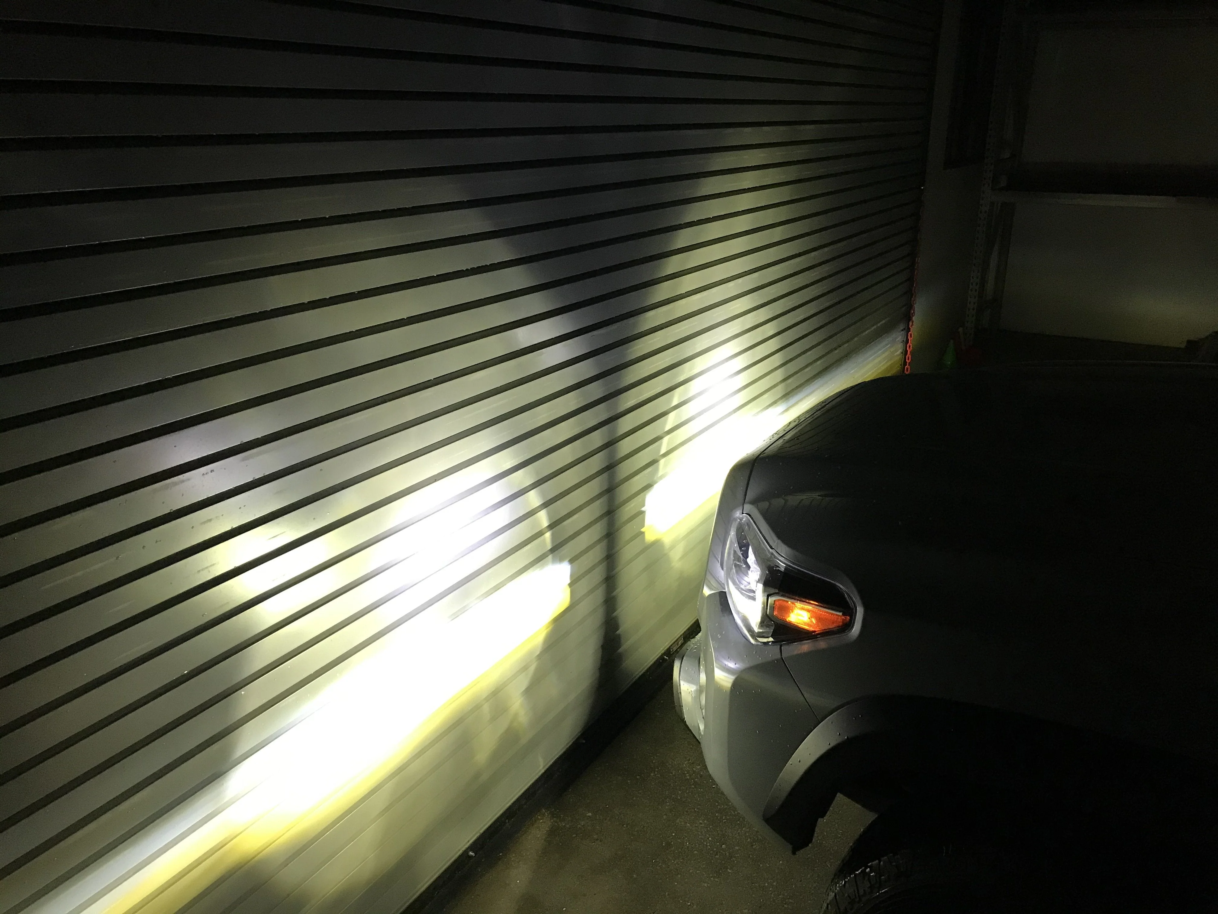 Tri-Color Fog Light Replacement Bulbs - Image 10