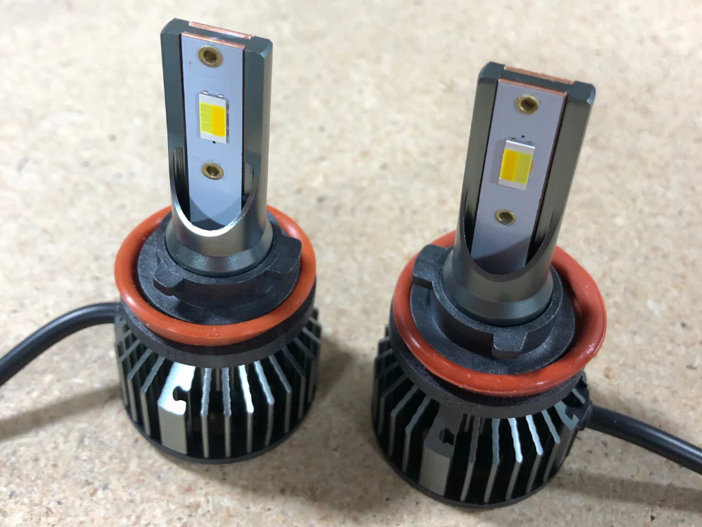 Tri-Color Fog Light Replacement Bulbs - Image 7