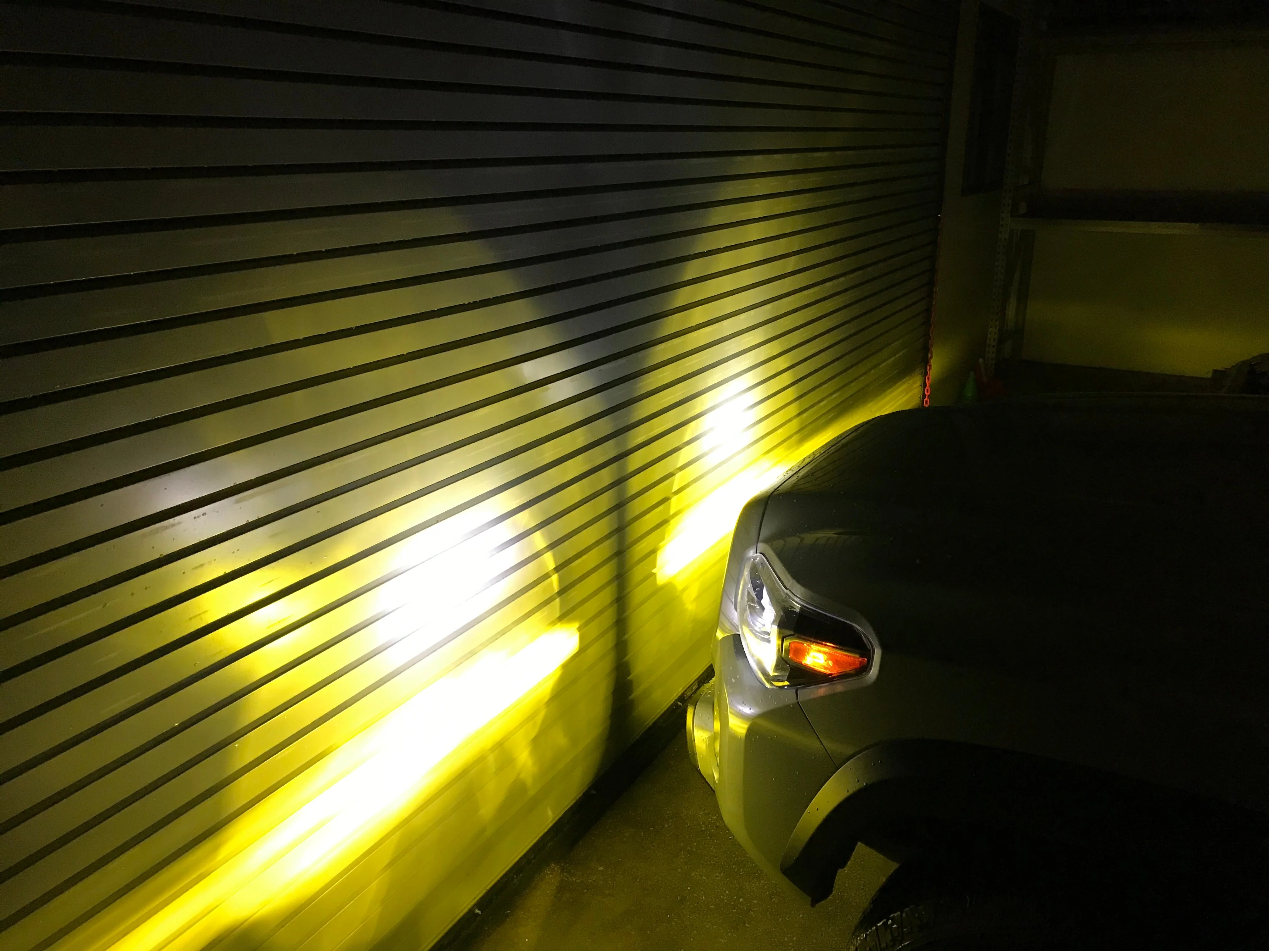 Tri-Color Fog Light Replacement Bulbs - Image 8